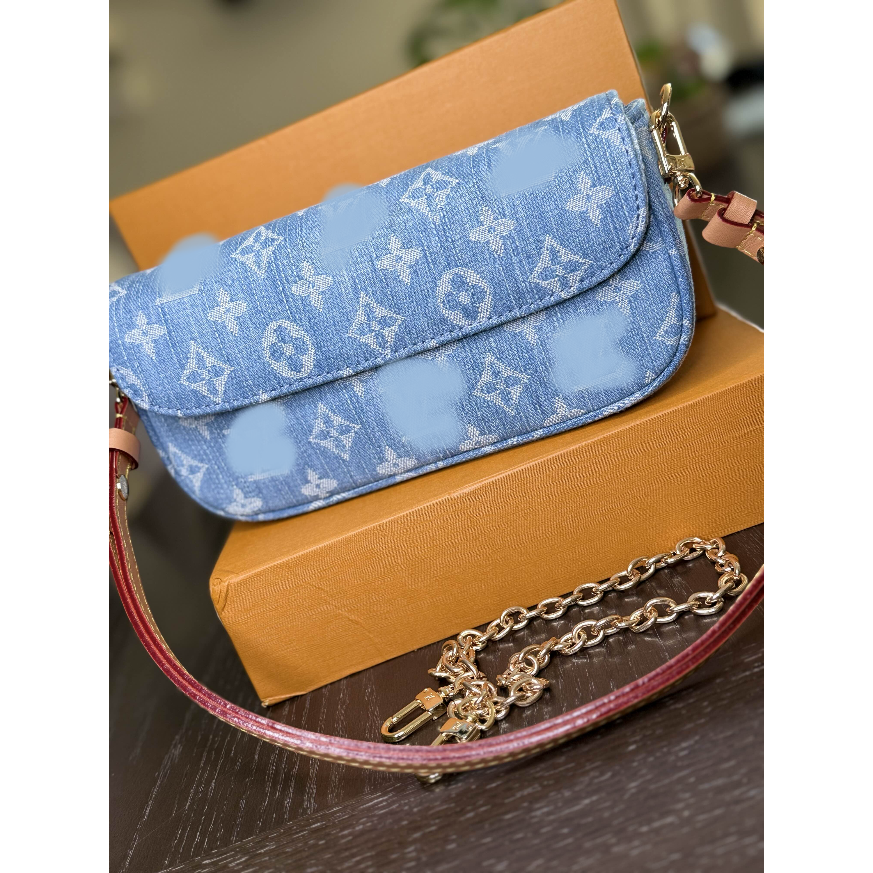 LV-1001 Cross Body